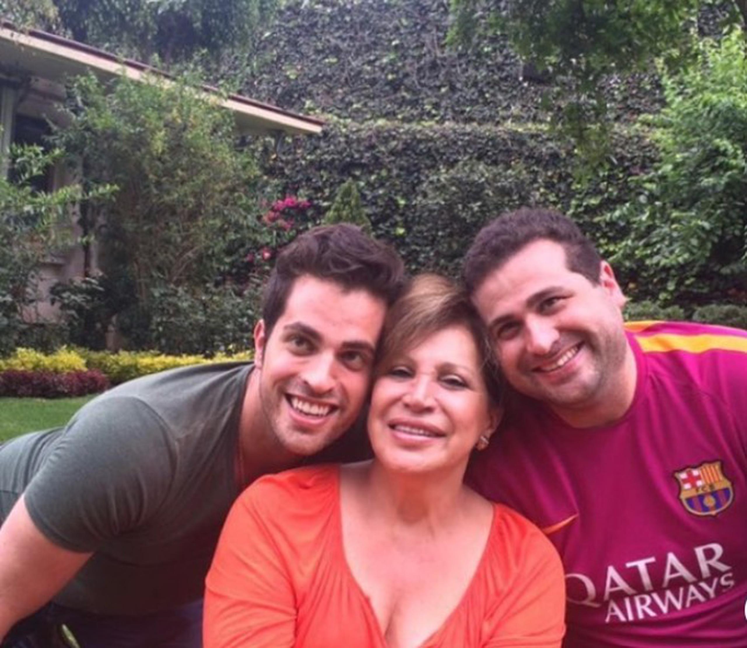 La actriz Marisela Berti con sus hijos Alejandro y Luis Armando.