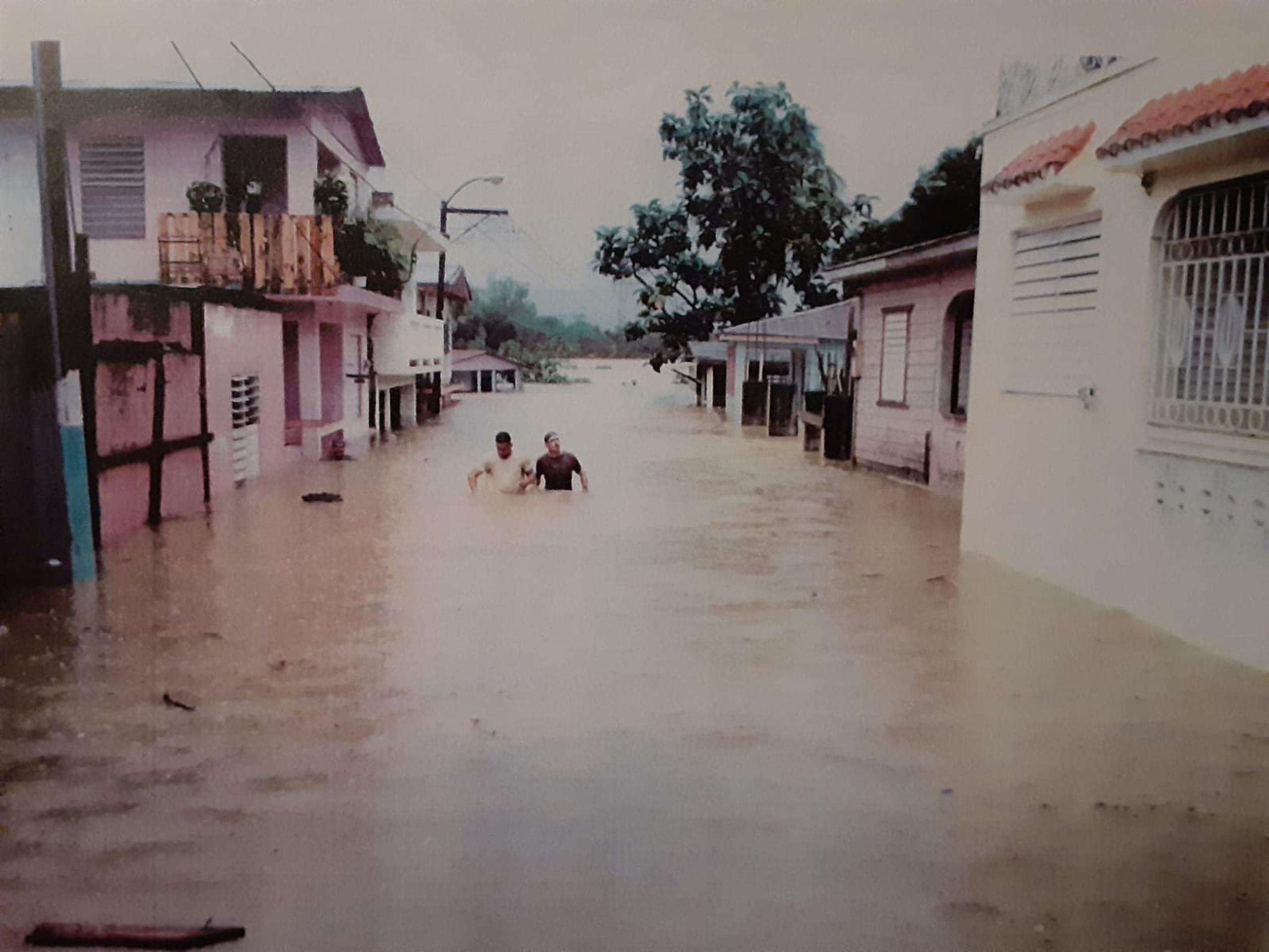 Inundaciones en el sector Rabo del Buey, en Gurabo, cuando aún vivían más personas, además del señor José Delgado, en el área.