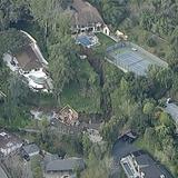 Derrumbe destruye mansión en Los Ángeles y pone en riesgo al menos a otras dos