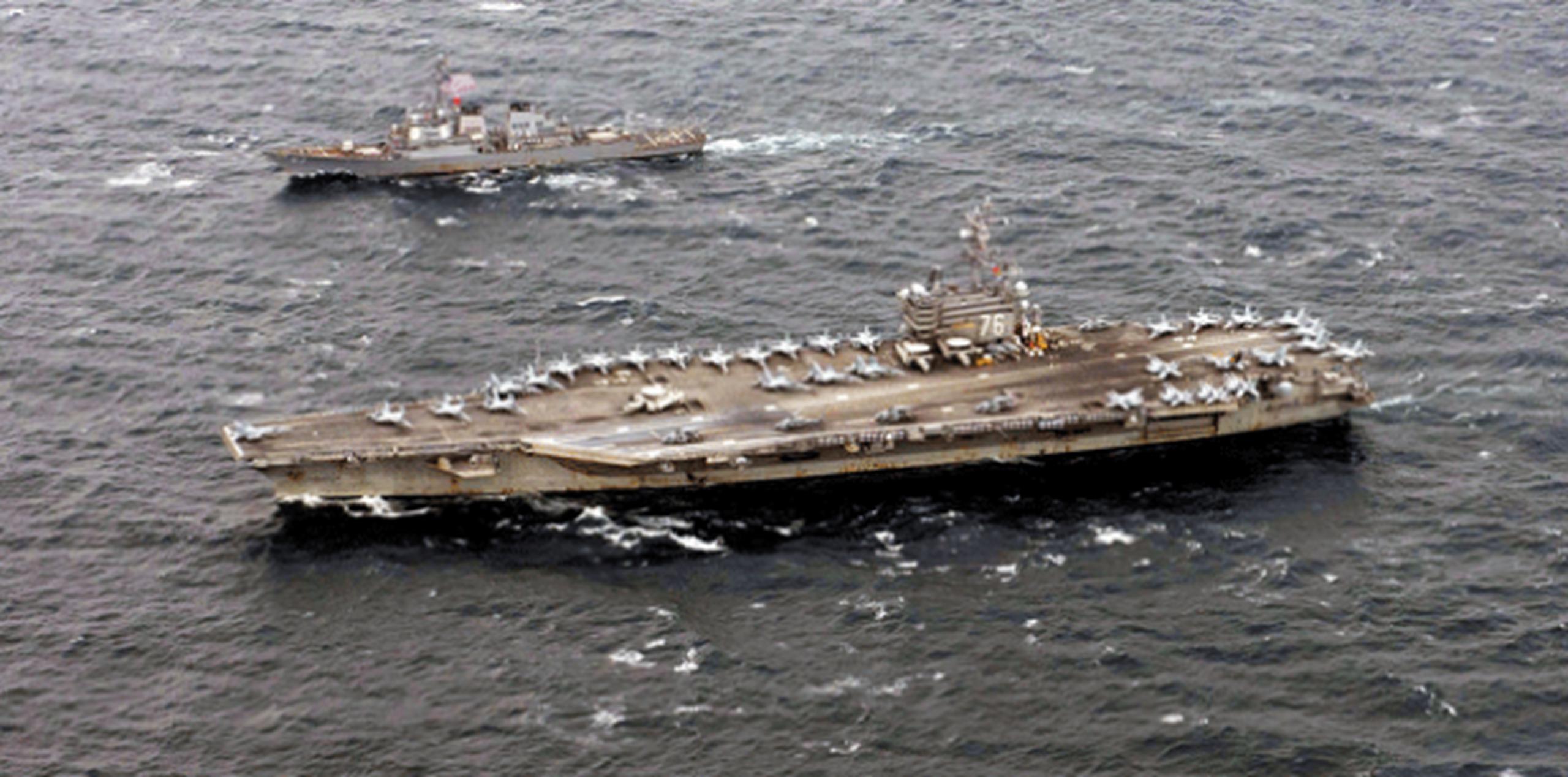 El Pentágono ha desplegado el portaaviones de propulsión nuclear USS Ronald Reagan y dos destructores, entre otros navíos. (EFE)
