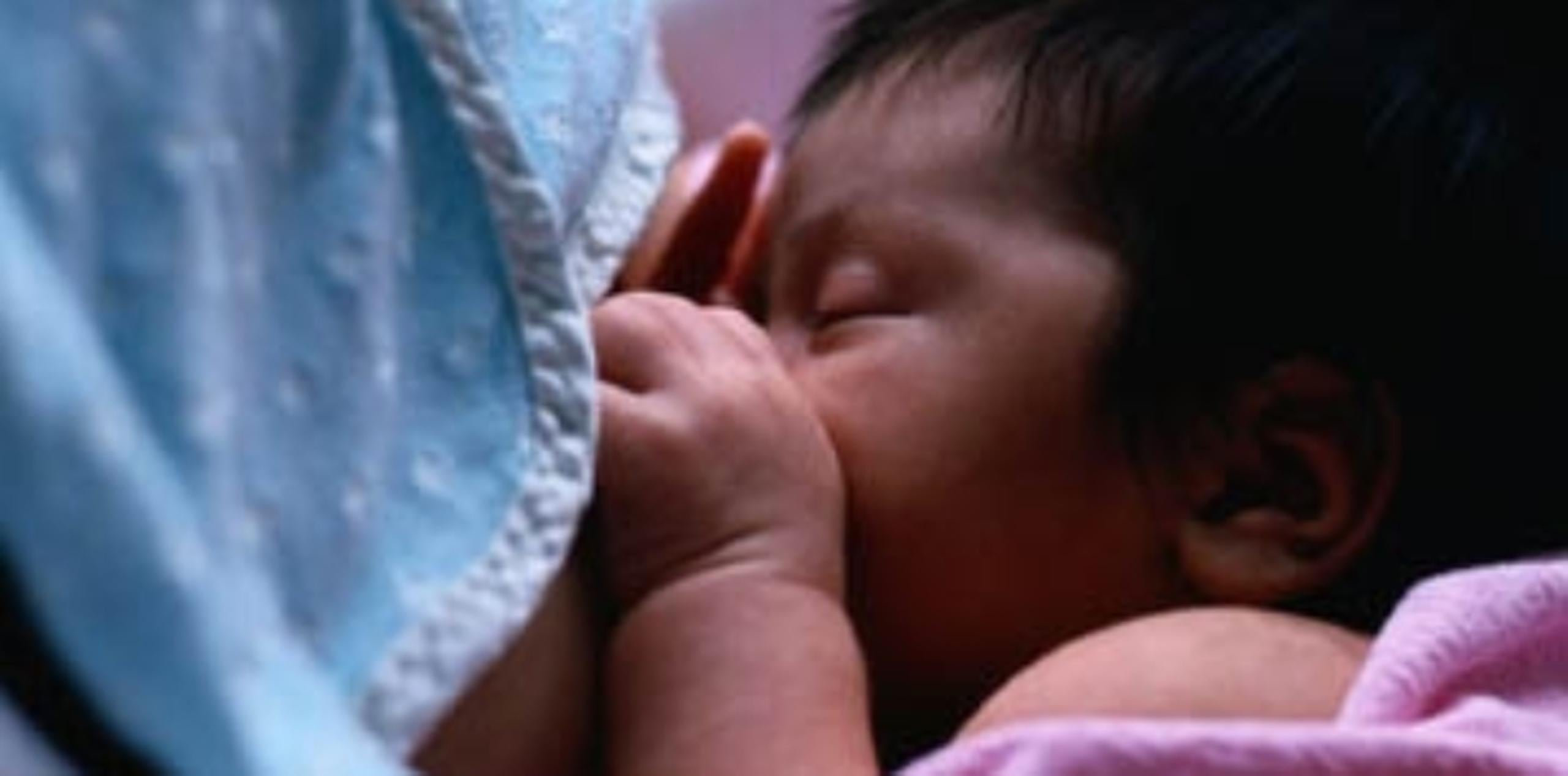 La campaña de Salud, que se celebra en agosto por ser el Mes Mundial de la Lactancia Materna, busca crear conciencia sobre este proceso  y el derecho que tiene toda madre a alimentar a su bebé en cualquier lugar. (Archivo)