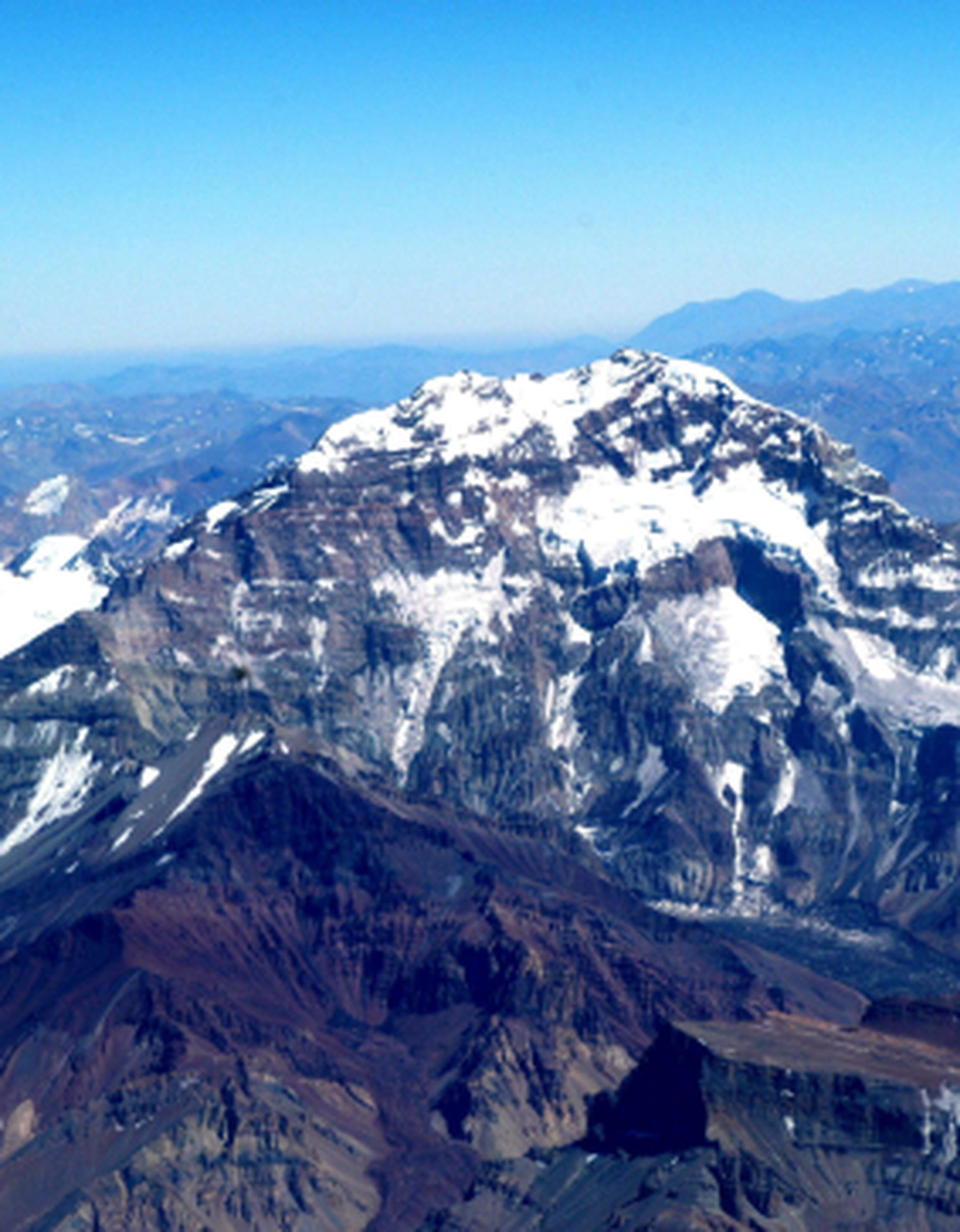 El cerro Aconcagua, es el pico más alto de América con una altura de 6,959 metro, ubicacado en la provincia argentina de Mendoza. (Archivo)