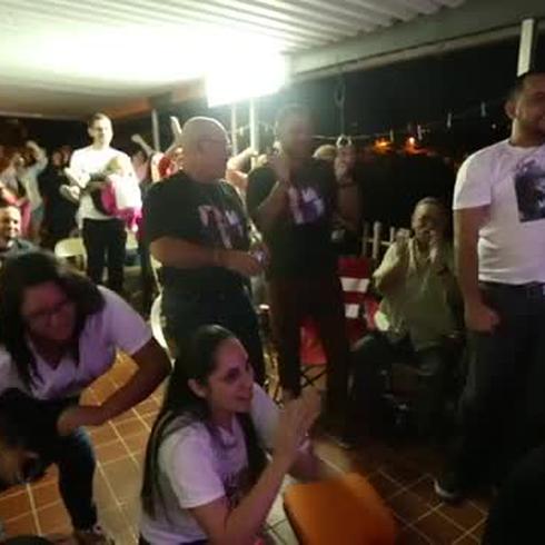 Familiares celebran el triunfo de Yazaira López