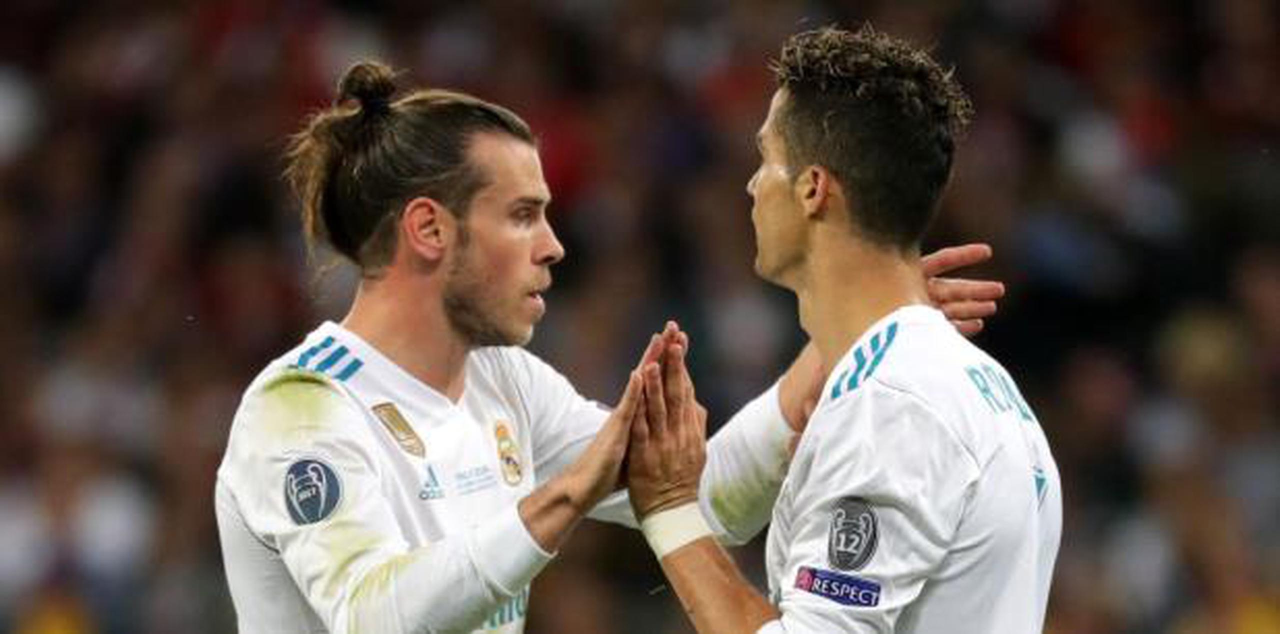 Después de marcar un espectacular gol de chilena para el segundo tanto del Madrid, Bale aterrizó nuevamente a sus seguidores al anunciar que discutirá su futuro con su agente durante el verano.  (EFE)