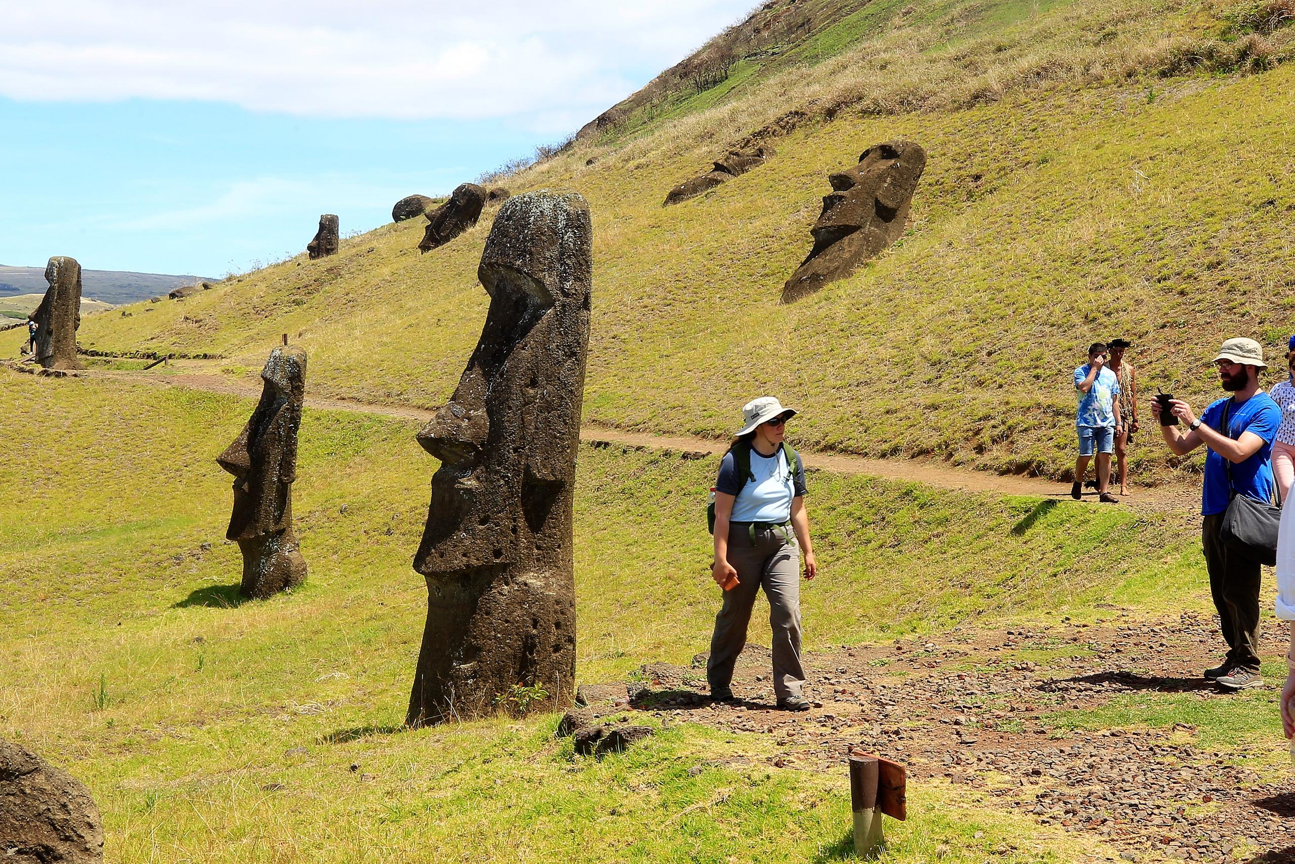 Antes de la pandemia, la compañía había llegado a tener hasta 14 vuelos semanales, ya que Rapa Nui -nombre indígena de la isla- es una de las grandes atracciones turísticas de Chile.