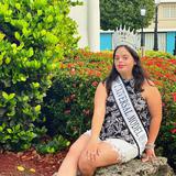 Modelo con síndrome Down recibe corona como Miss Universal Model Puerto Rico 2023 
