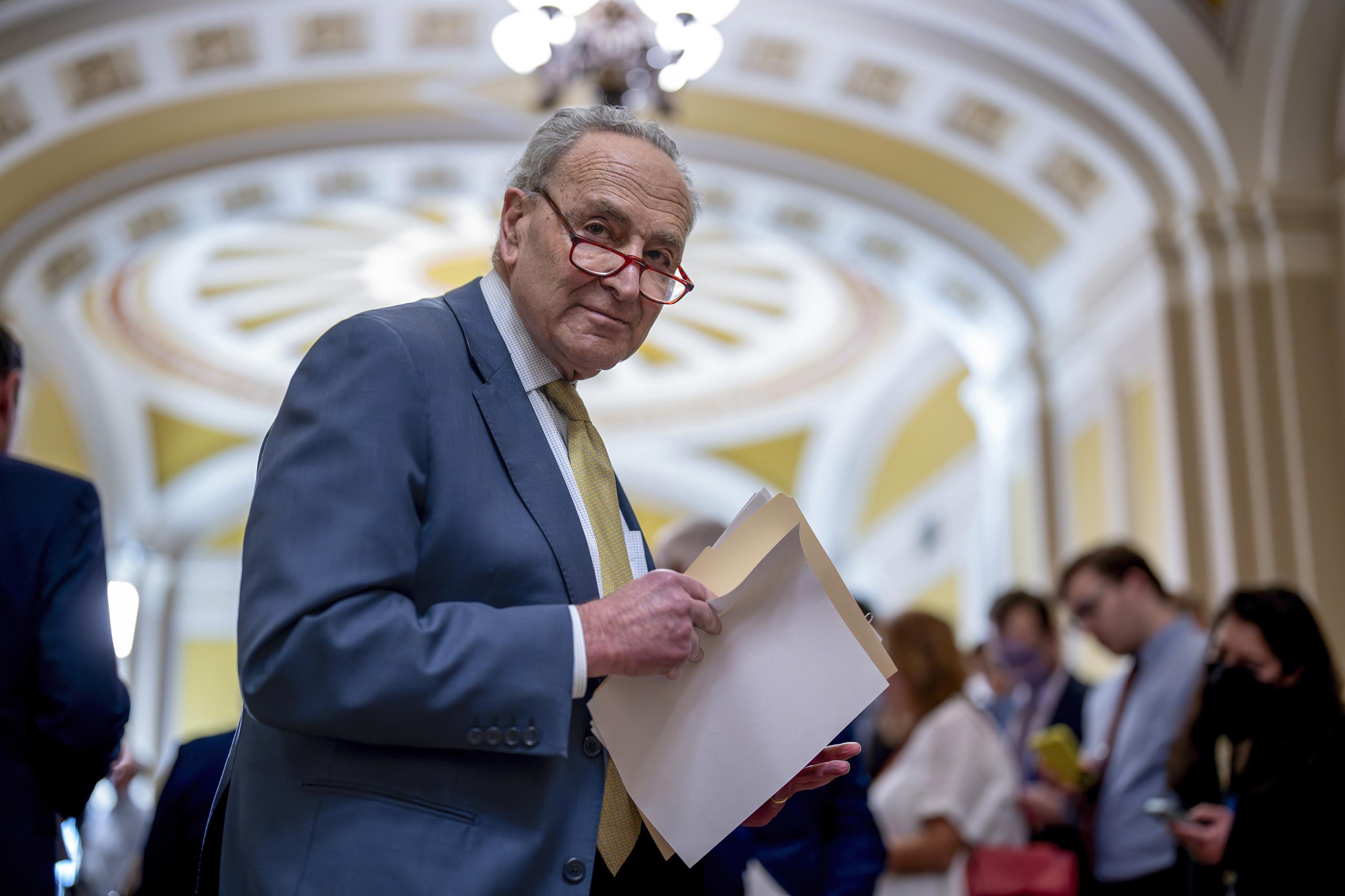 El líder demócrata en el senado, Chuck Schumer, Schumer, dijo que promoverá una votación en el Senado sobre el paquete de fondos para la próxima semana, incluso sin un acuerdo.