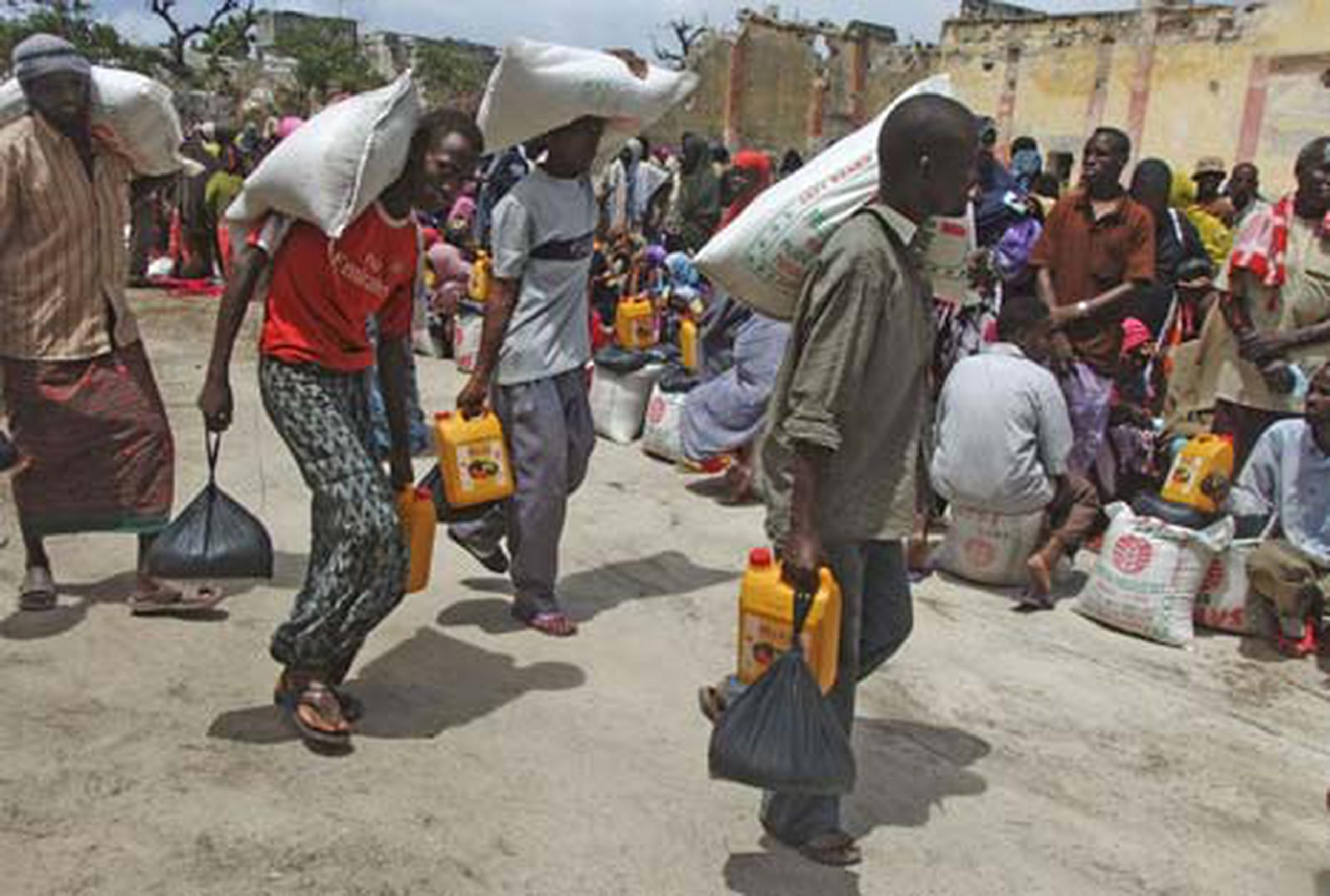 La ONU aseguró que 640 mil niños sufren desnutrición aguda en Somalia.El organismo mundial ha declarado cinco zonas de hambruna en Somalia.(AP Photo/Farah Abdi Warsameh)