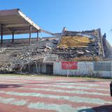 Colapsa un área del techo de las gradas del parque Sixto Escobar en San Juan