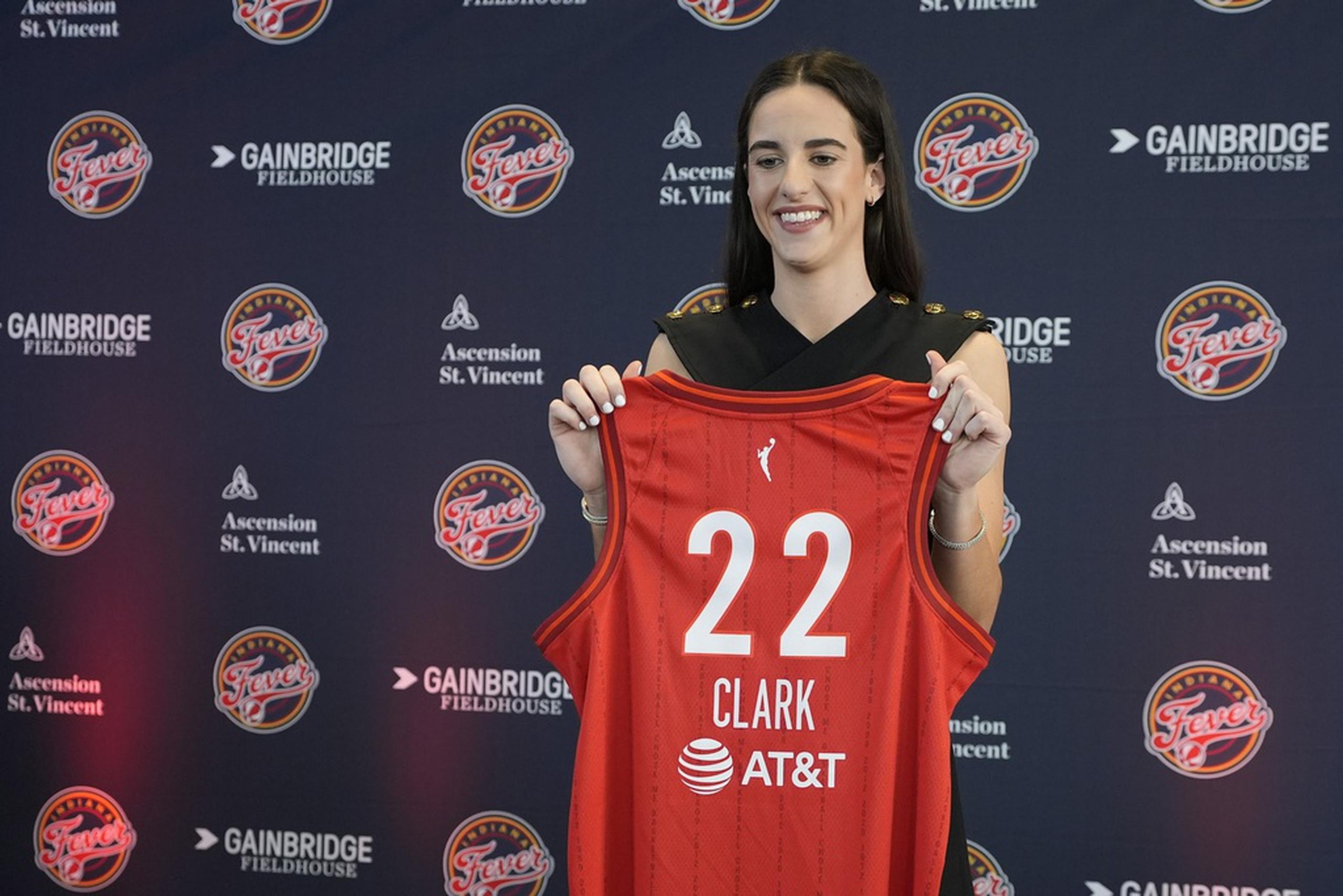 Caitlin Clark fue la primera selección en el pasado de la WNBA por el Fever de Indiana.
