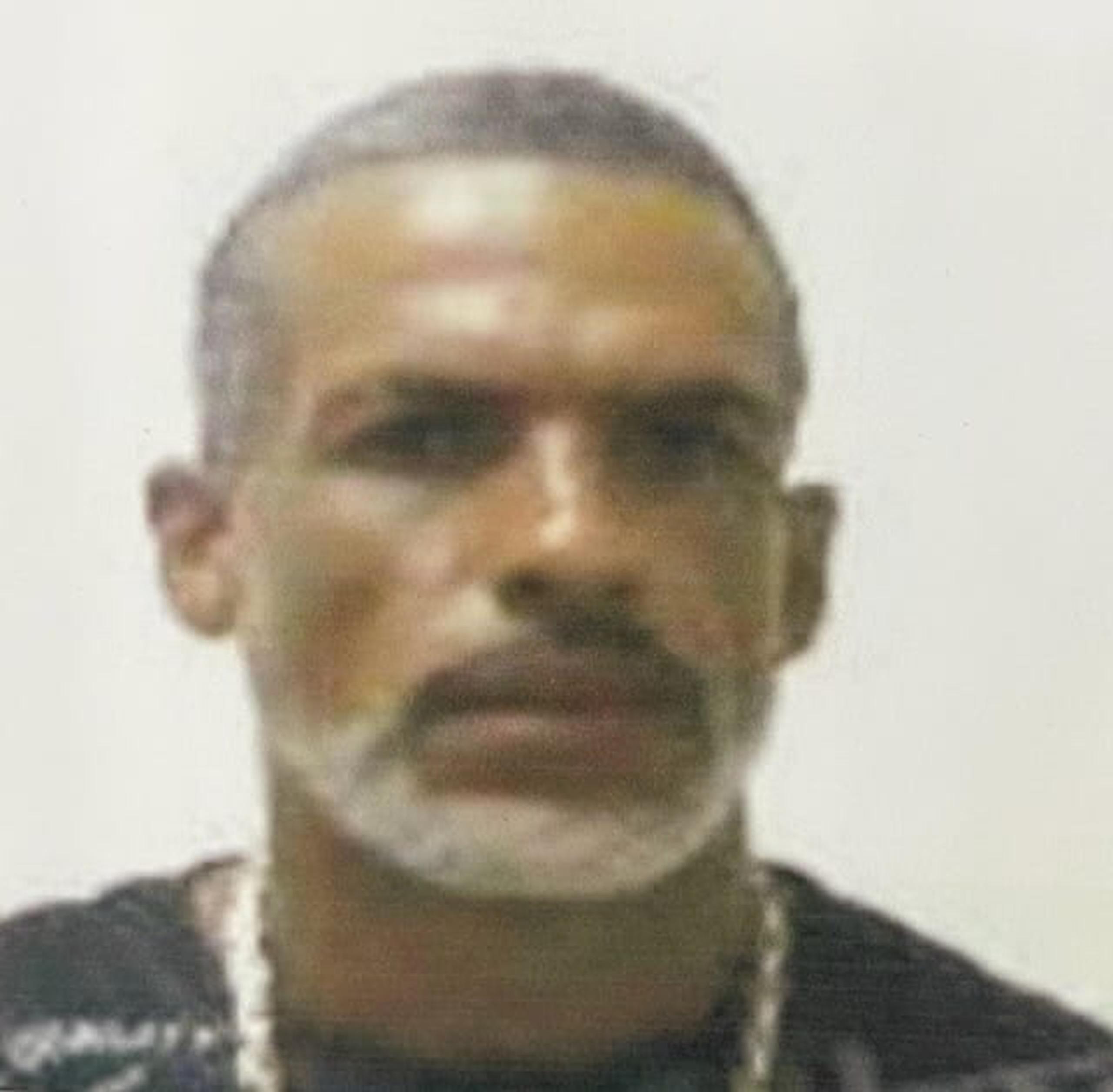 José A. Lozada Ramos alias Pau, es un fugitivo buscado por al menos dos asesinatos en Yabucoa.