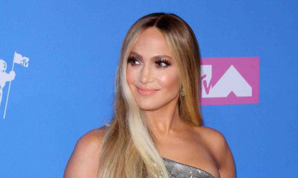 Con la tanga por fuera Jennifer López Primera Hora