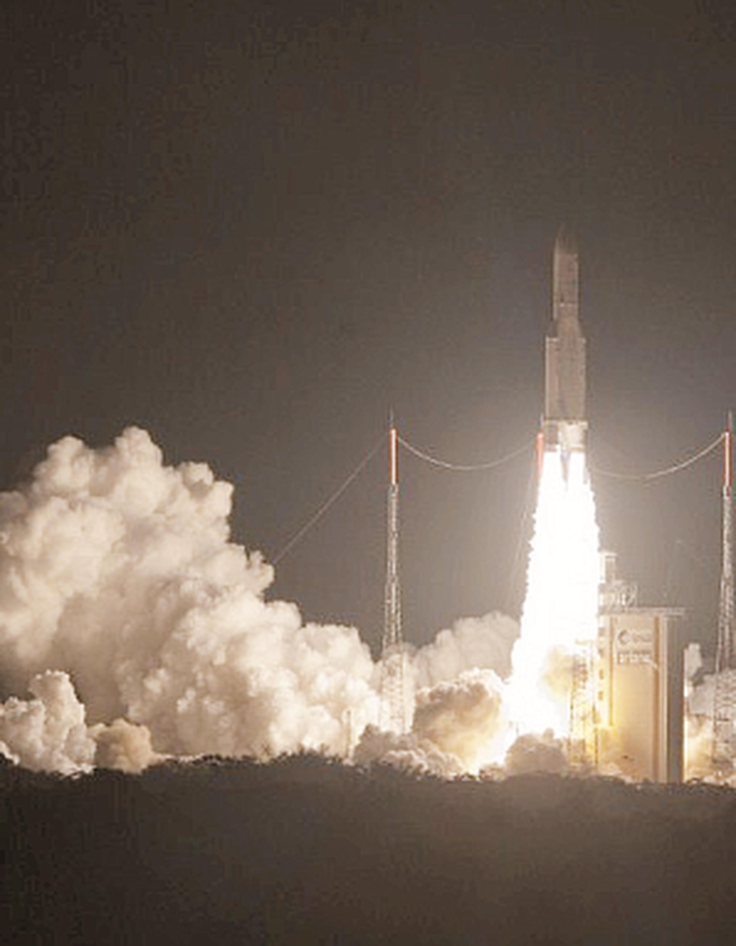 El cohete Ariane 5 especialmente configurado para esta misión al servicio de la Agencia Espacial Europea (ESA) despegó hoy de la base de Kurú, en la Guayana francesa. (Archivo)