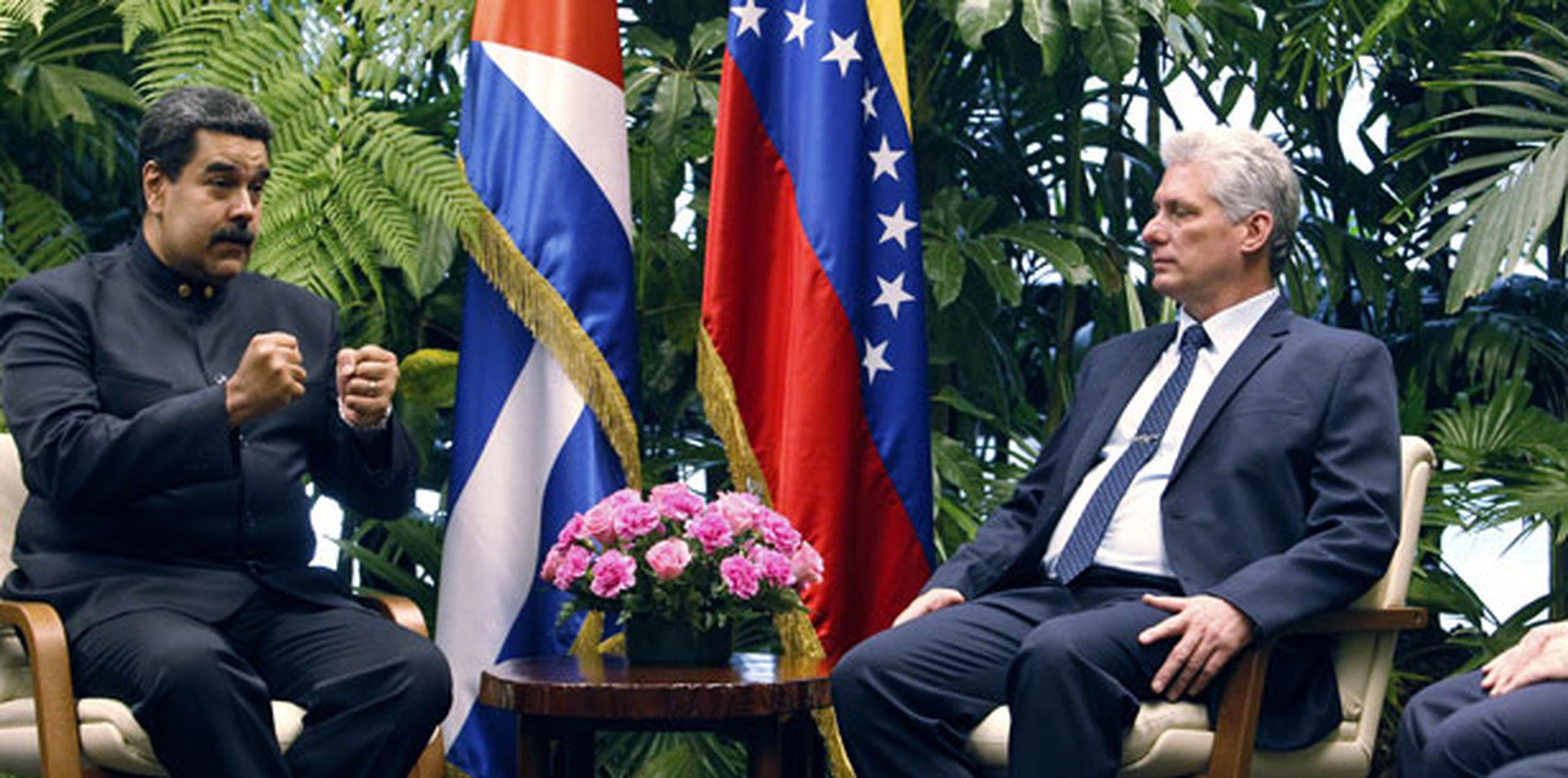Venezuela es el primer socio comercial y proveedor de la isla mediante créditos blandos de por lo menos la mitad de petróleo que Cuba necesita para mover su economía. (EFE)