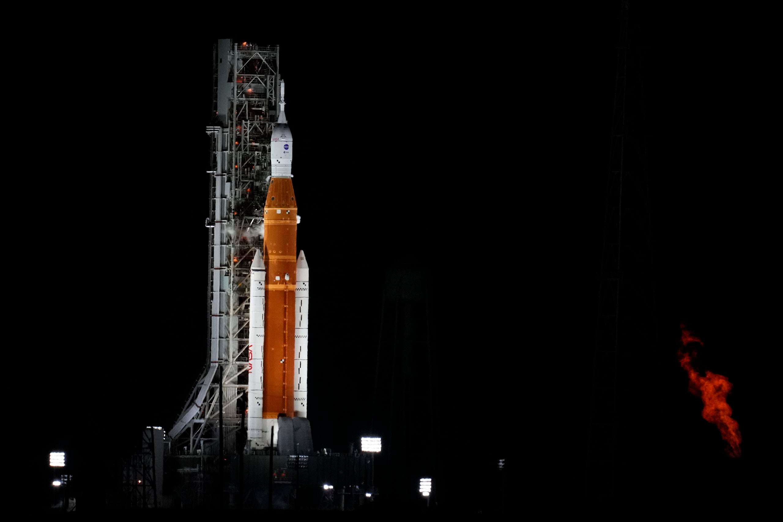 La NASA busca poner a prueba el cohete de  322 pies de altura donde, en una segunda misión, estarían astronautas.