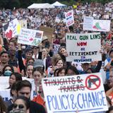 “Ya basta”: miles exigen nuevas leyes de seguridad de armas
