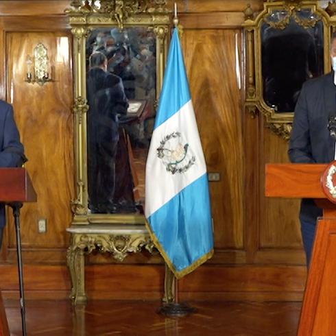 Presidente y vicepresidente de Guatemala hacen las paces