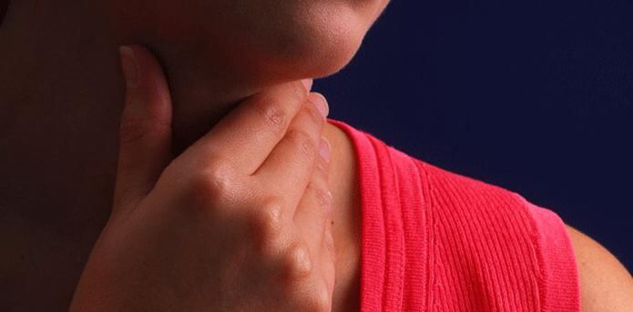 El portal describe que la fiebre escarlatina se contrae cuando se entra en contacto con secreciones de nariz (estornudos) o garganta (tos) de personas que tienen las bacterias. (Archivo)