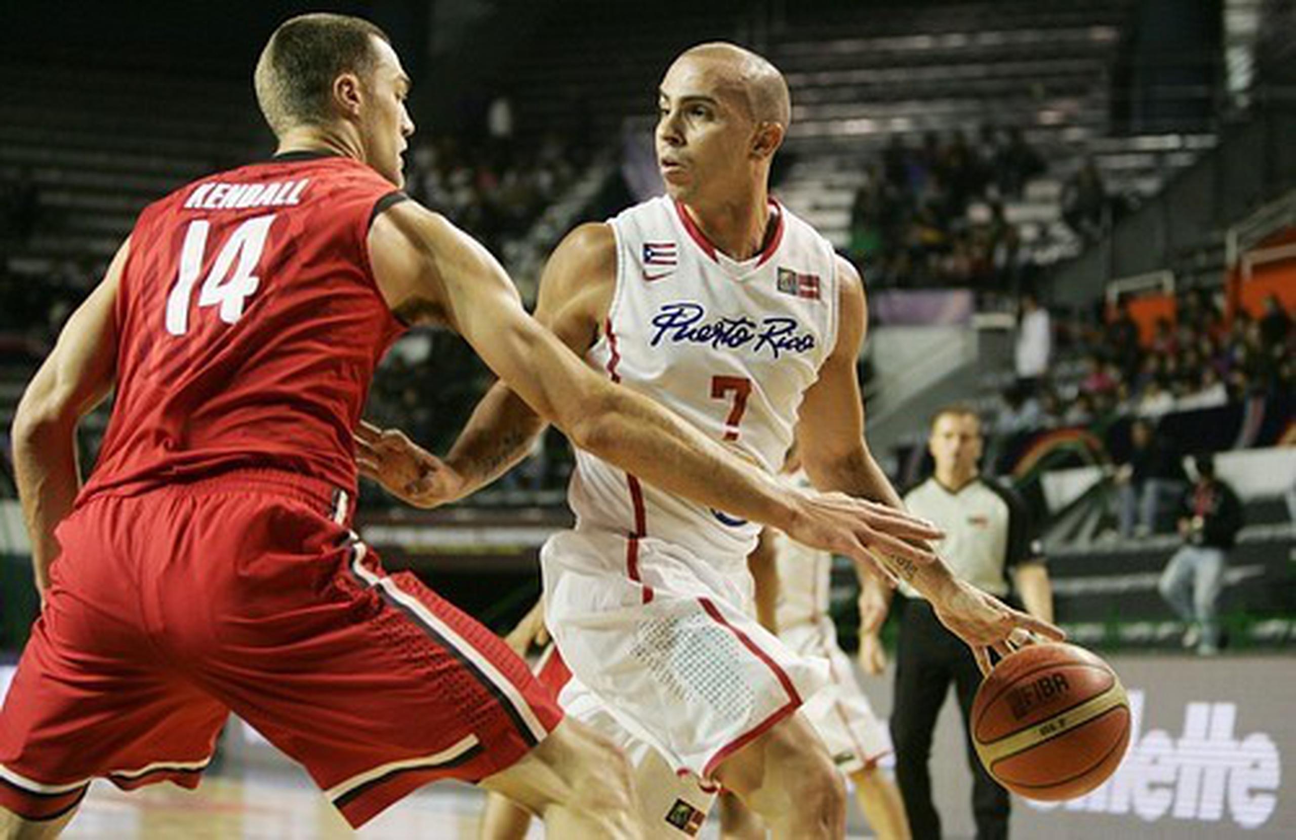 Carlos Arroyo y Puerto Rico enfrentaron a  Canada del Campeonato FIBA Américas 2011.