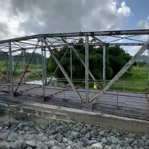 Así reubicaron histórico puente en Naguabo