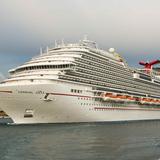 Carnival planea vender seis de sus cruceros tras pérdidas millonarias