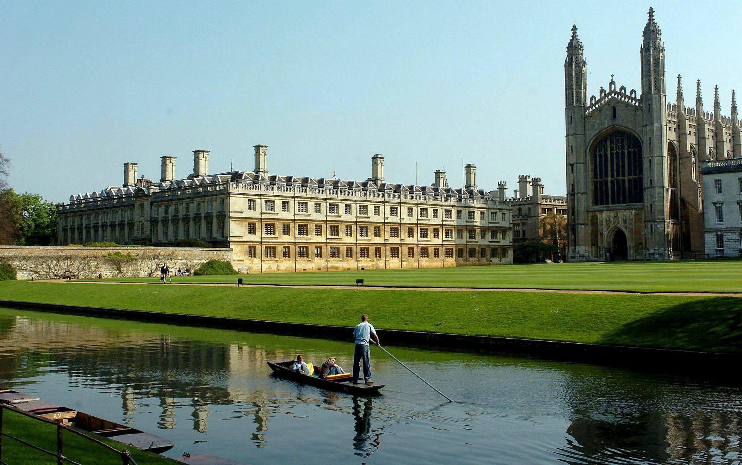 La Universidad de Cambridge, en Inglaterra, se fundó hace 800 años.
