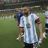 Venden por $7.8 millones unas camisetas utilizadas por Messi en Qatar 