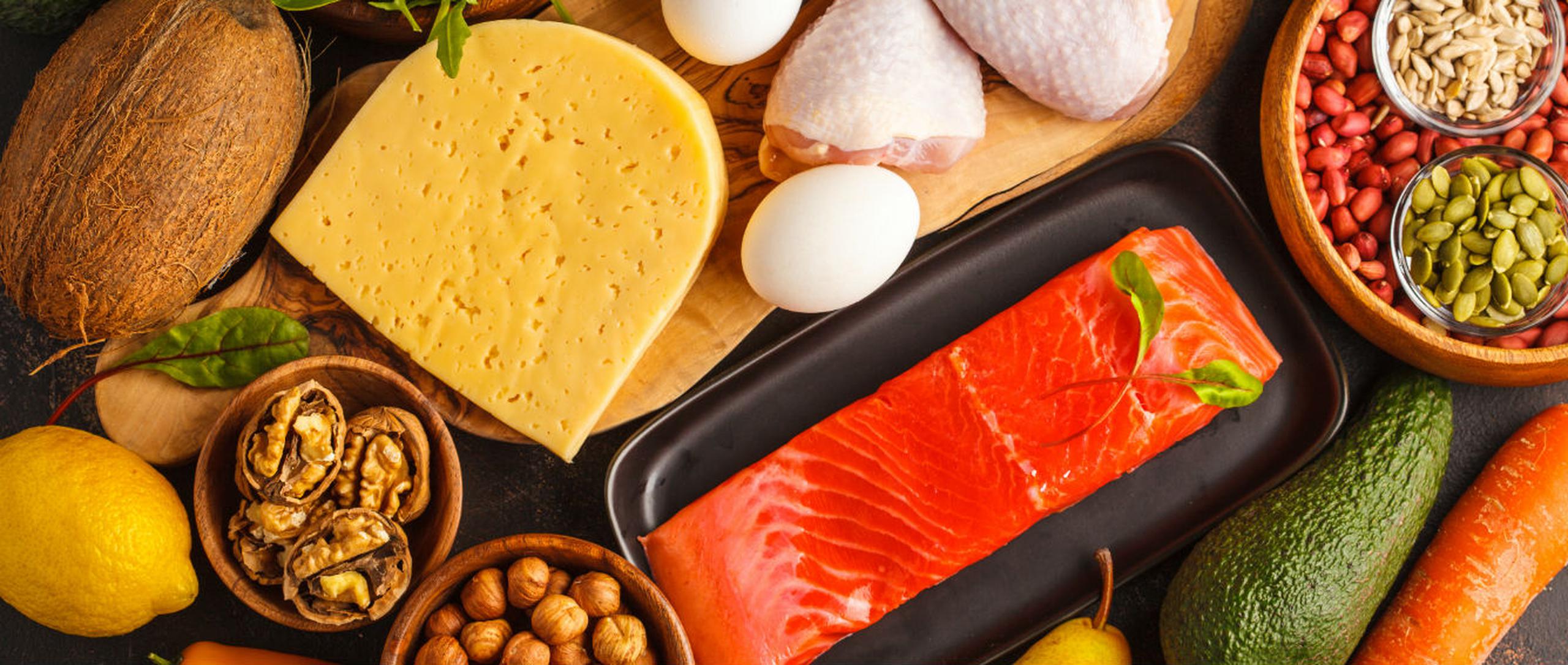 Hay alimentos que tienen grasas saturadas que son saludables y se ha demostrado que no afectan los niveles de colesterol ni implican riesgos cardiovasculares. (Shutterstock)