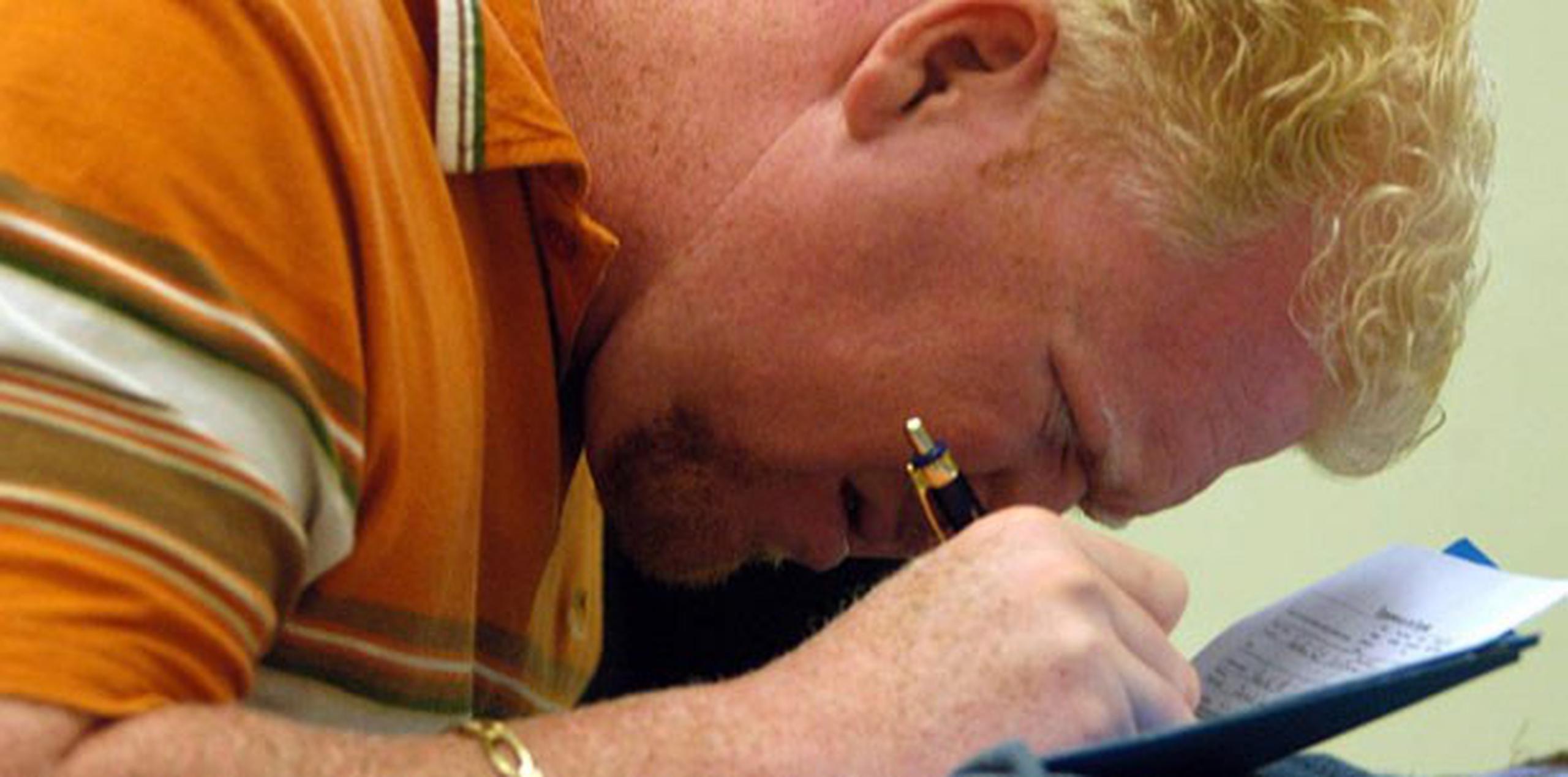 El albinismo es una condición hereditaria que afecta la producción de melanina y ocurre a través de una mutación genética. (Archivo)