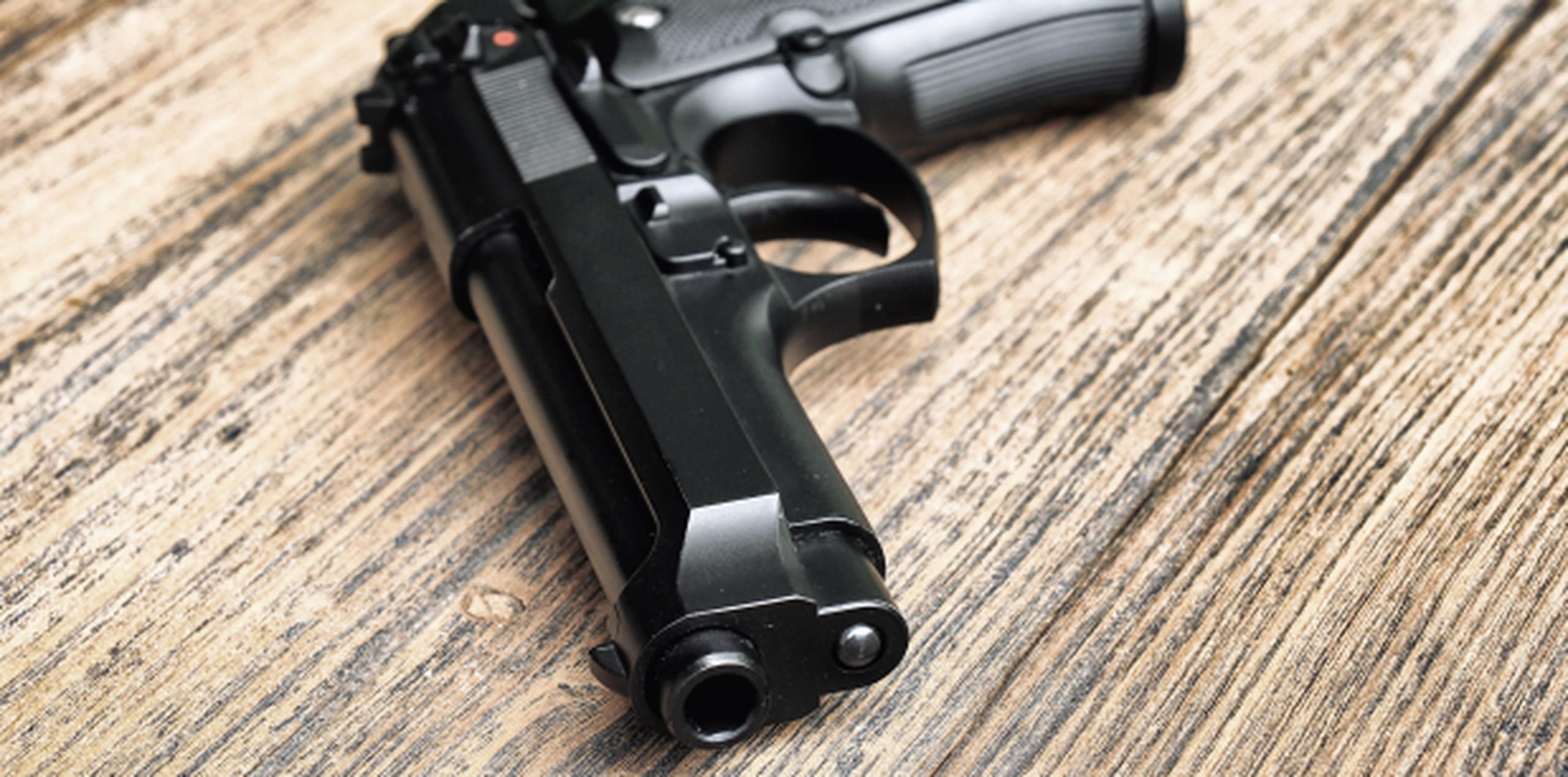 Los niños jugaban con el arma cuando accidentalmente se disparó, pegándole un tiro en la cara. (Shutterstock)