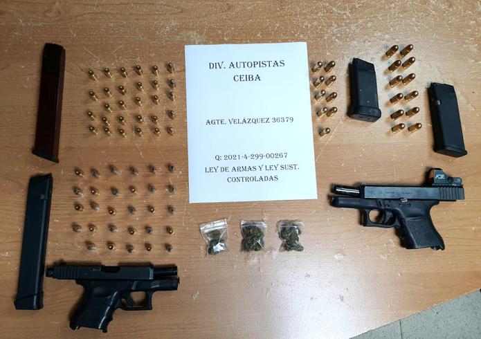 Dos armas de fuego ilegales y marihuana fueron ocupados durante una intervención de tránsito a un conductor en la carretera PR-9910, en Yabucoa.