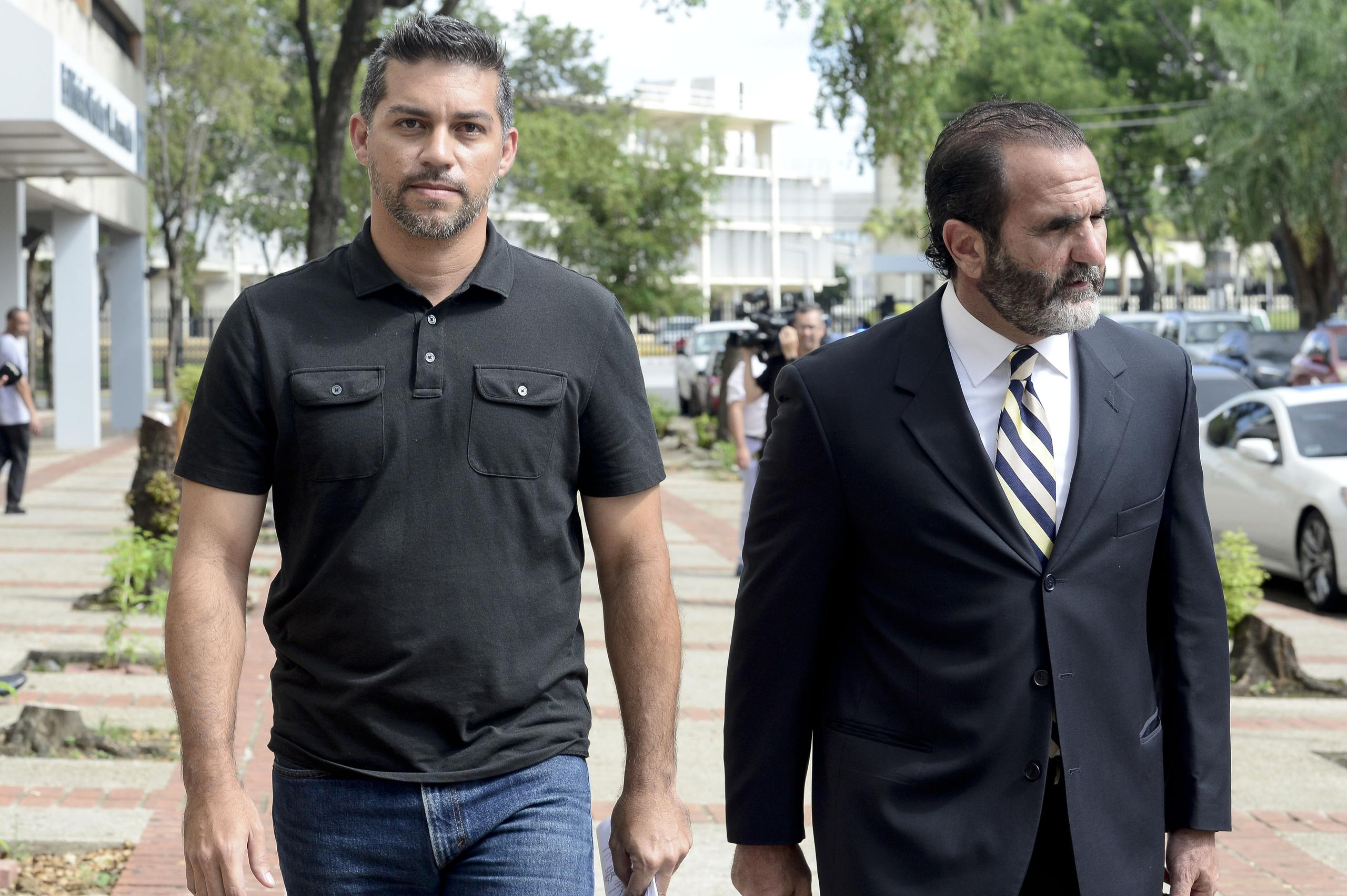 En el 2019, Ramón Orta, a la izquierda, le informó al juez Pedro Delgado que aceptaba un acuerdo de culpabilidad a un cargo menos grave.