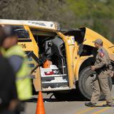 Dos muertos tras choque entre autobús con 40 niños de preescolar y un camión en Texas