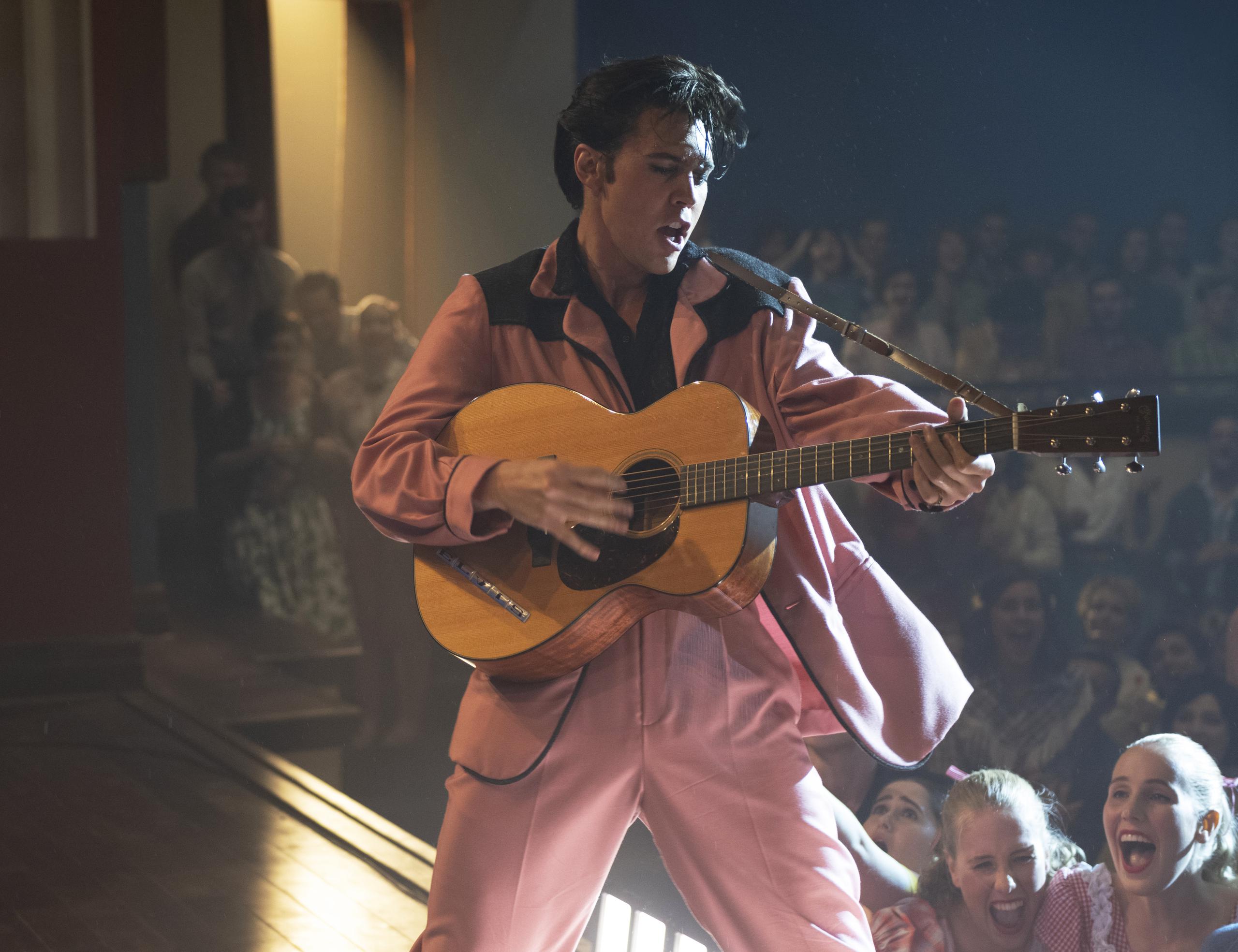 Austin Butler protagoniza "Elvis".