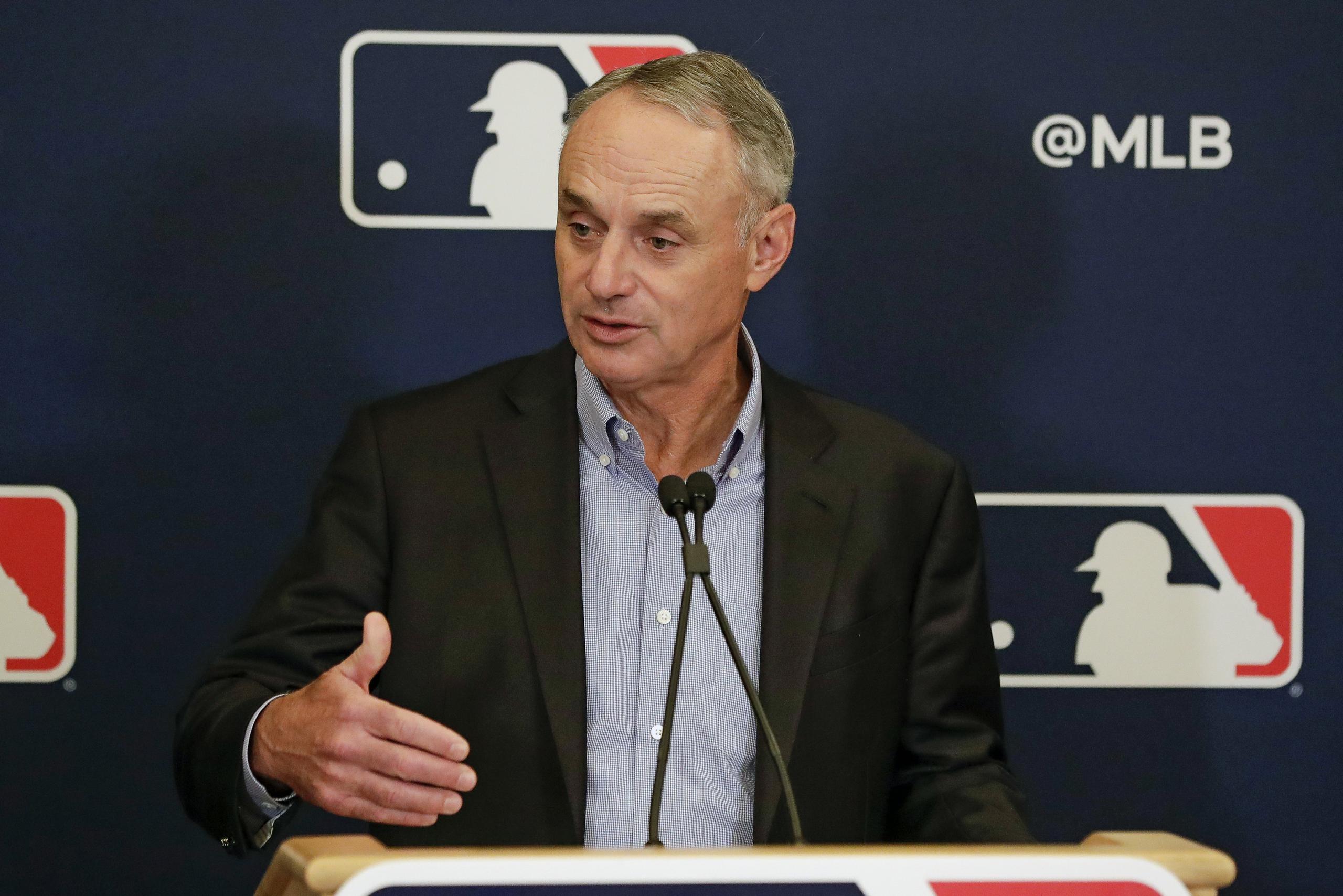 Pese a que los propietarios de equipos acordaron una división de ingresos de 50-50 con los jugadores, MLB no le hizo una propuesta económica formal el martes al gremio de jugadores.