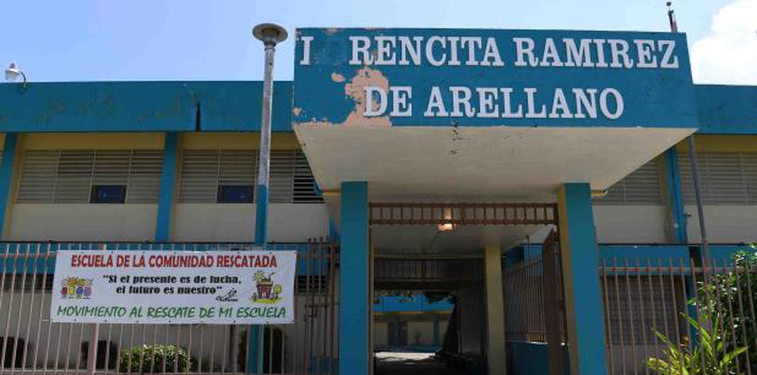 El plantel Lorencita Ramírez de Arellano también enfrenta la amenaza de un corte de luz por parte de la Autoridad de Energía Eléctrica, lo que impediría continuar con sus servicios. (luis.alcaladelolmo@gfrmedia.com)