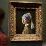 Holanda condena a activistas que atacaron cuadro de Vermeer