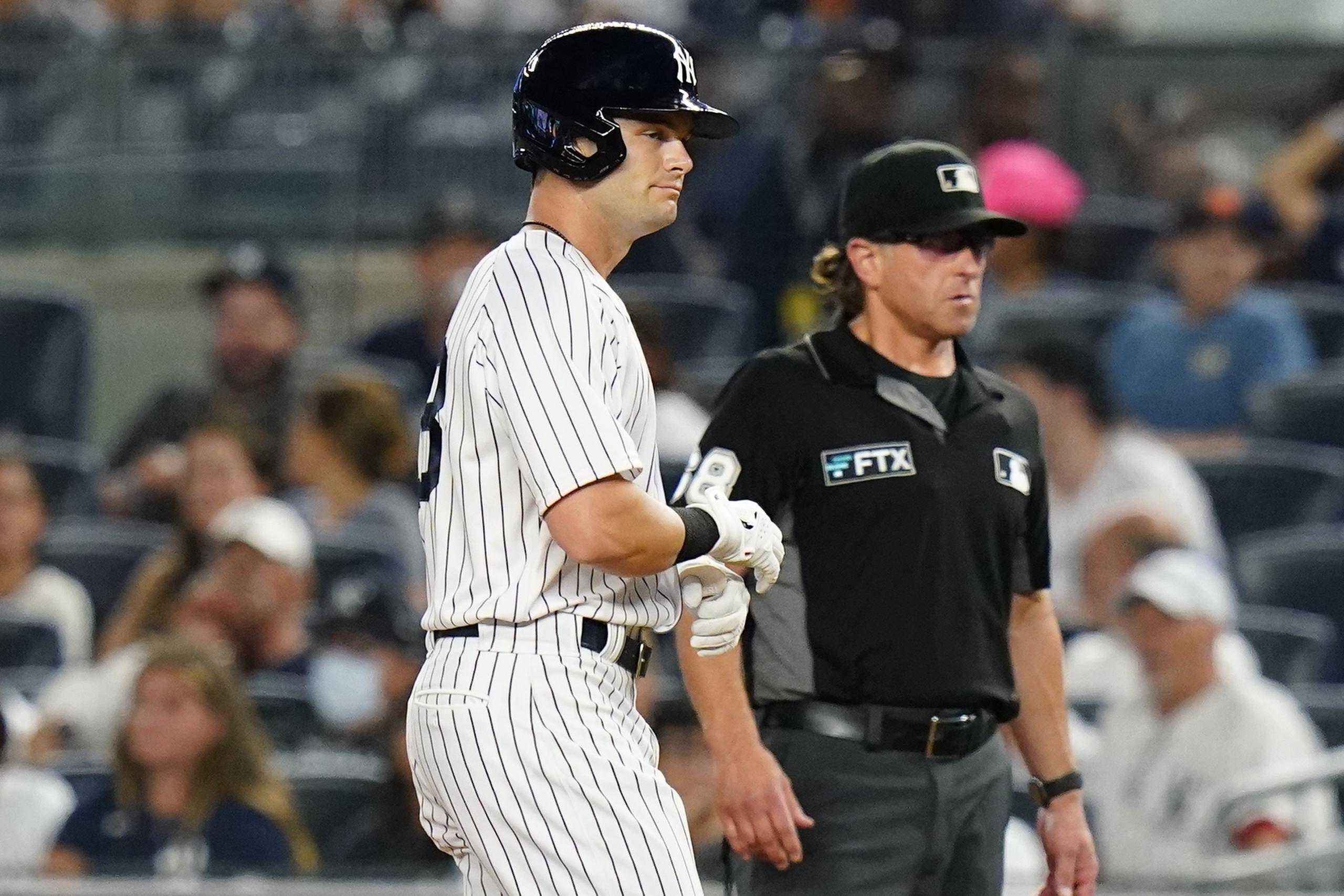 El jardinero Andrew Benintendi se estrenó como primero al bate en la alineación de los Yankees de Nueva York el jueves luego de que fuese canjeado a esa novena el miércoles.
