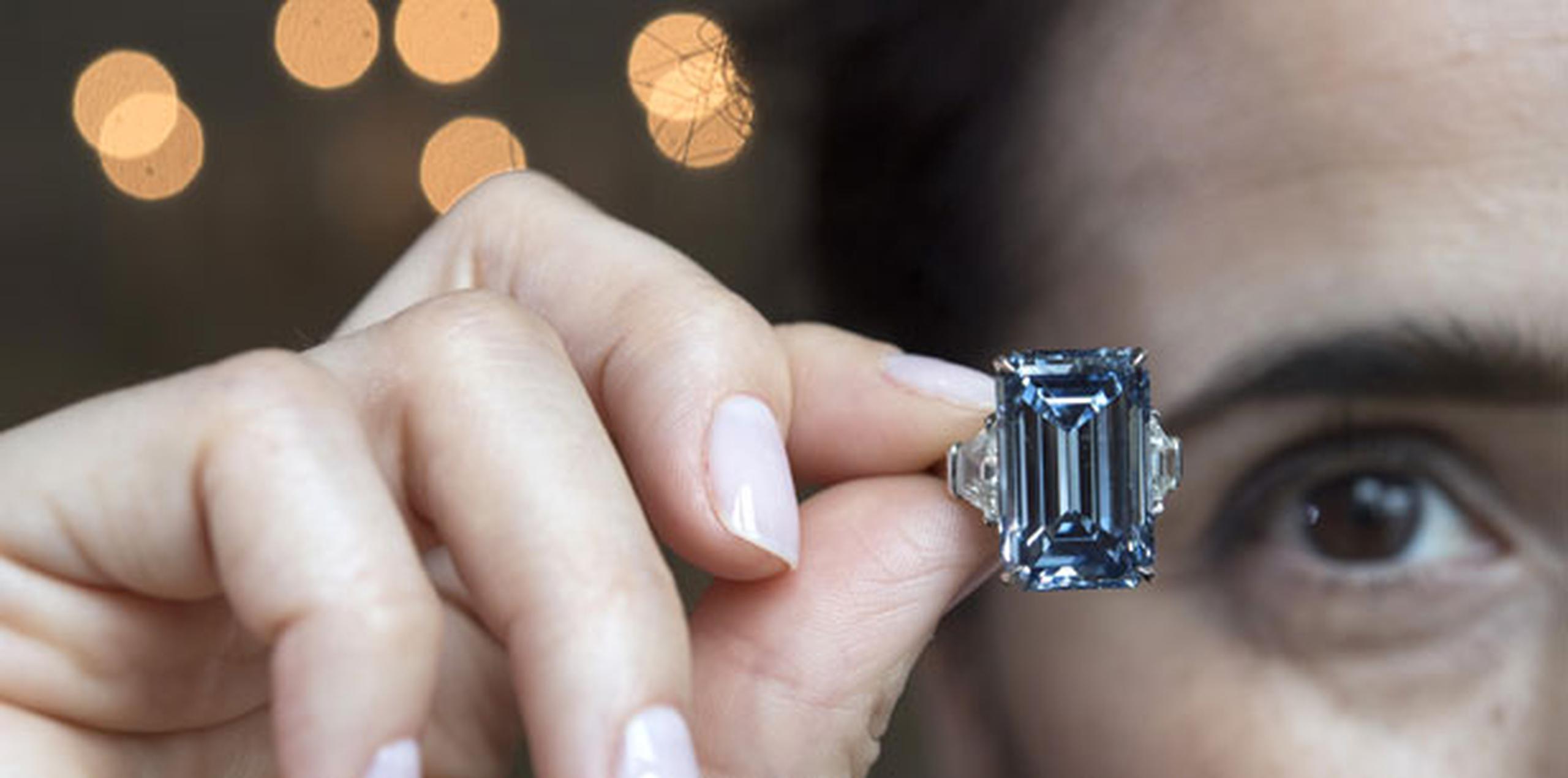 El récord anterior de venta para cualquier diamante era de 48.5 millones de dólares por el "Blue Moon" de 12.03 quilates, vendido en Ginebra el año pasado. (Archivo)
