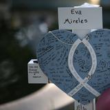 Doloroso último adiós a maestra asesinada en escuela de Texas y a su esposo