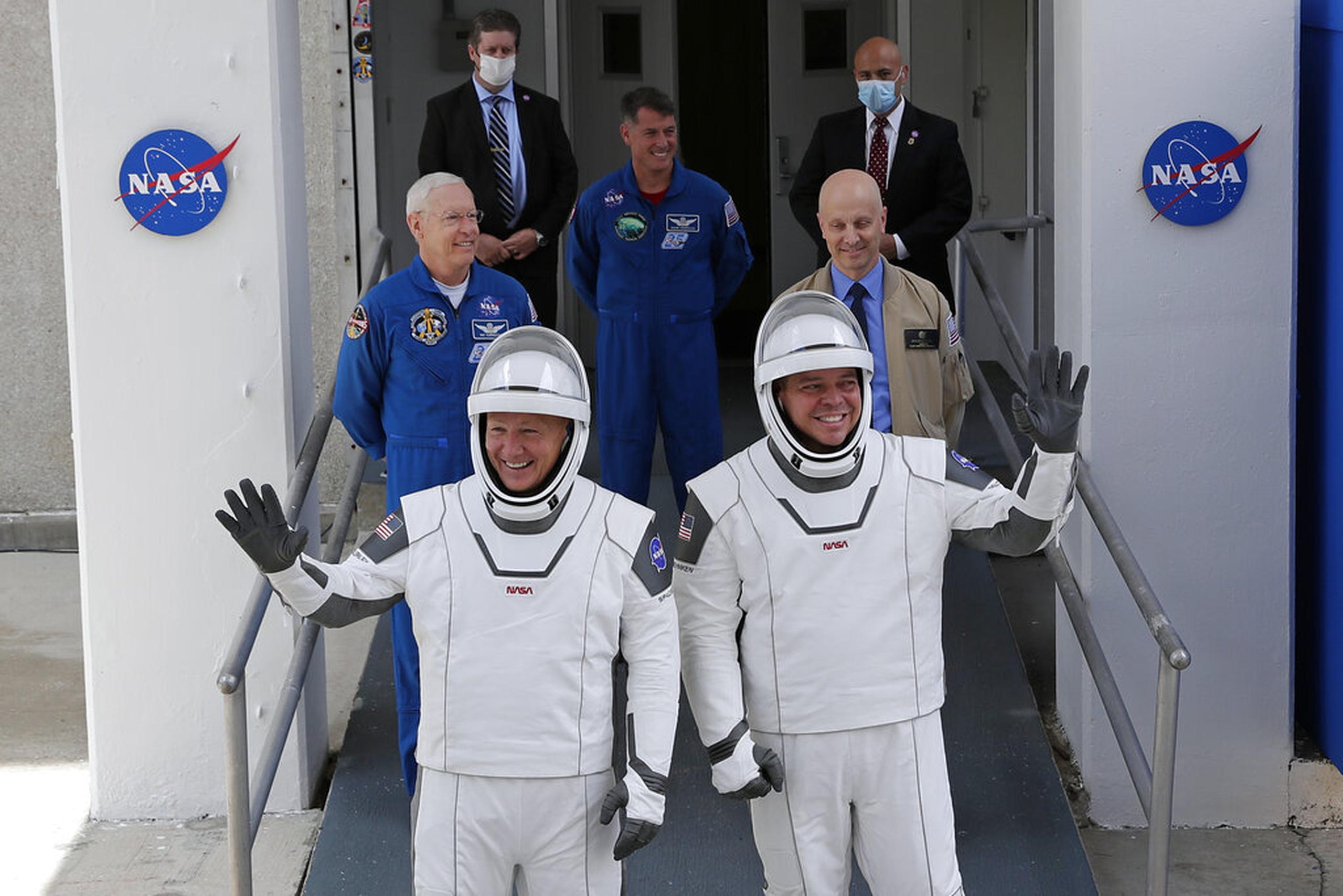 Los astronautas Douglas Hurley y Robert Behnken.