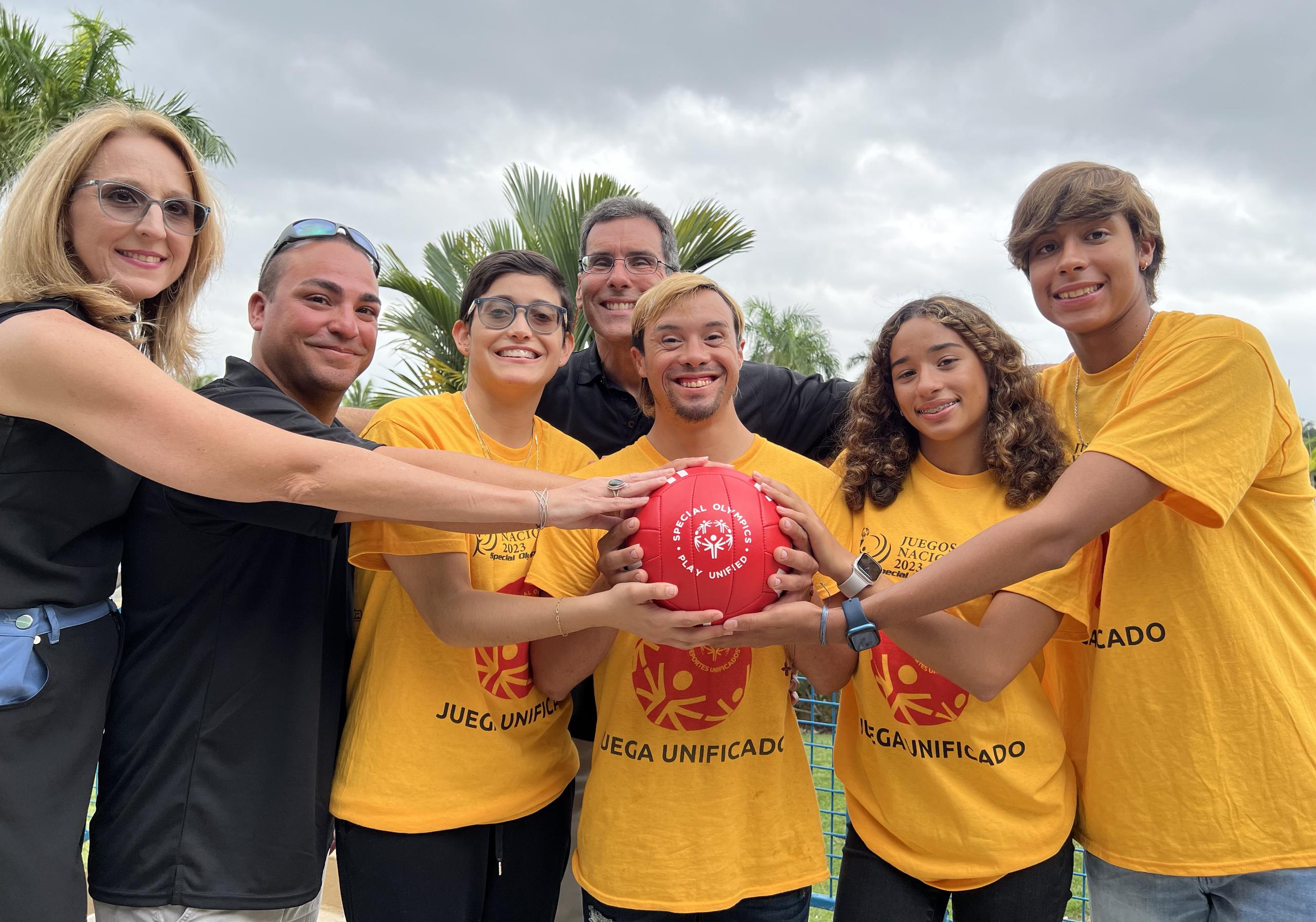 Nadadores de Special Olympics Puerto Rico participarán a modo de relevo con atletas de la Federación Puertorriqueña de Natación.