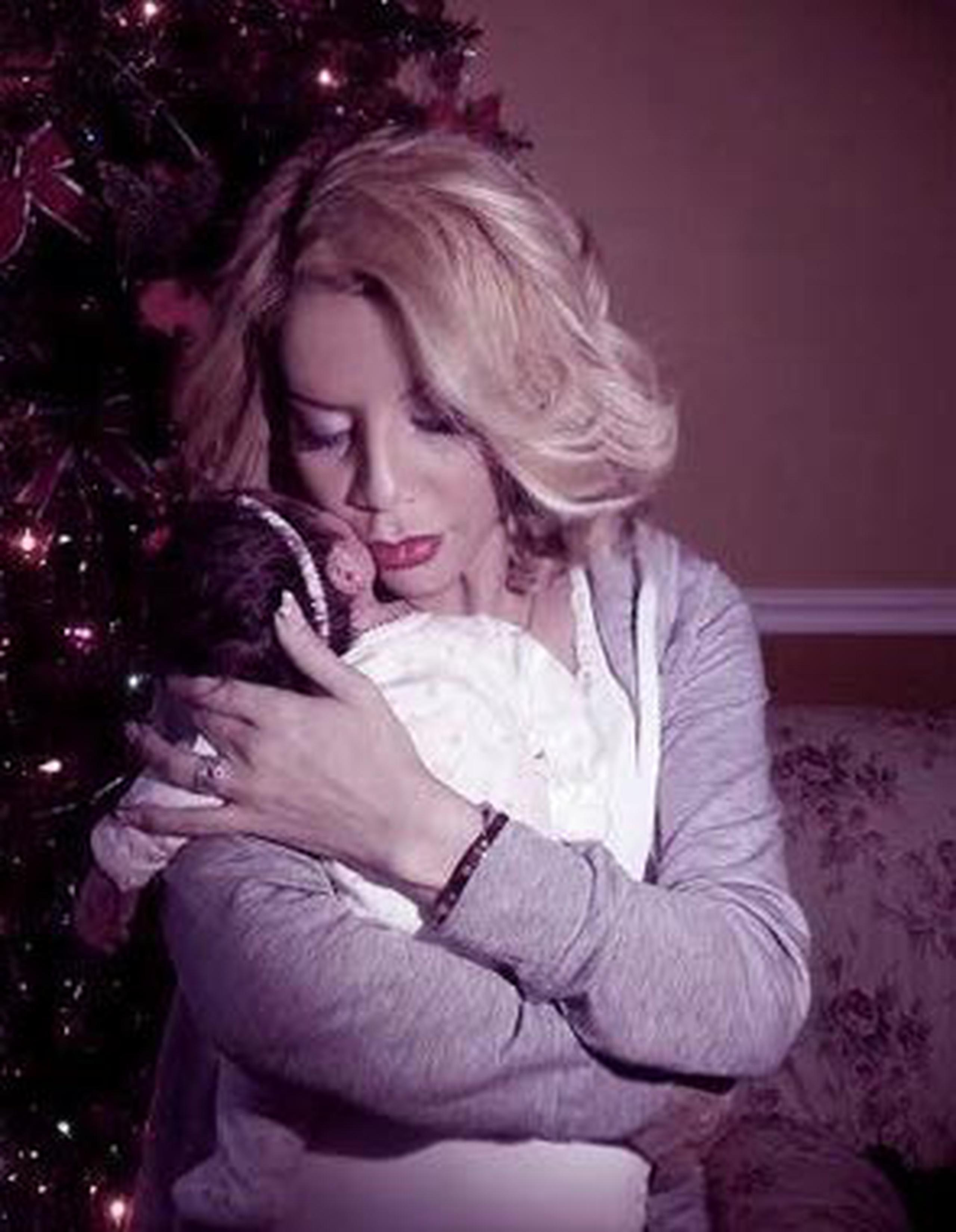 Ivy Queen disfruta su nuevo rol de mamá Primera Hora