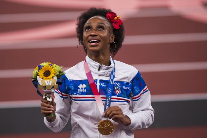 La atleta hizo desde febrero a agosto 20 carreras, incluyendo 18 de 100 metros con vallas que culminaron con sus tres desempeños en Tokio 2020.