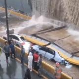 Video: Varias personas atrapadas por el colapso de un muro de contención sobre sus vehículos