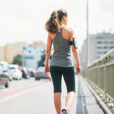 Caminar diariamente veinte minutos podría ayudar a tu corazón 