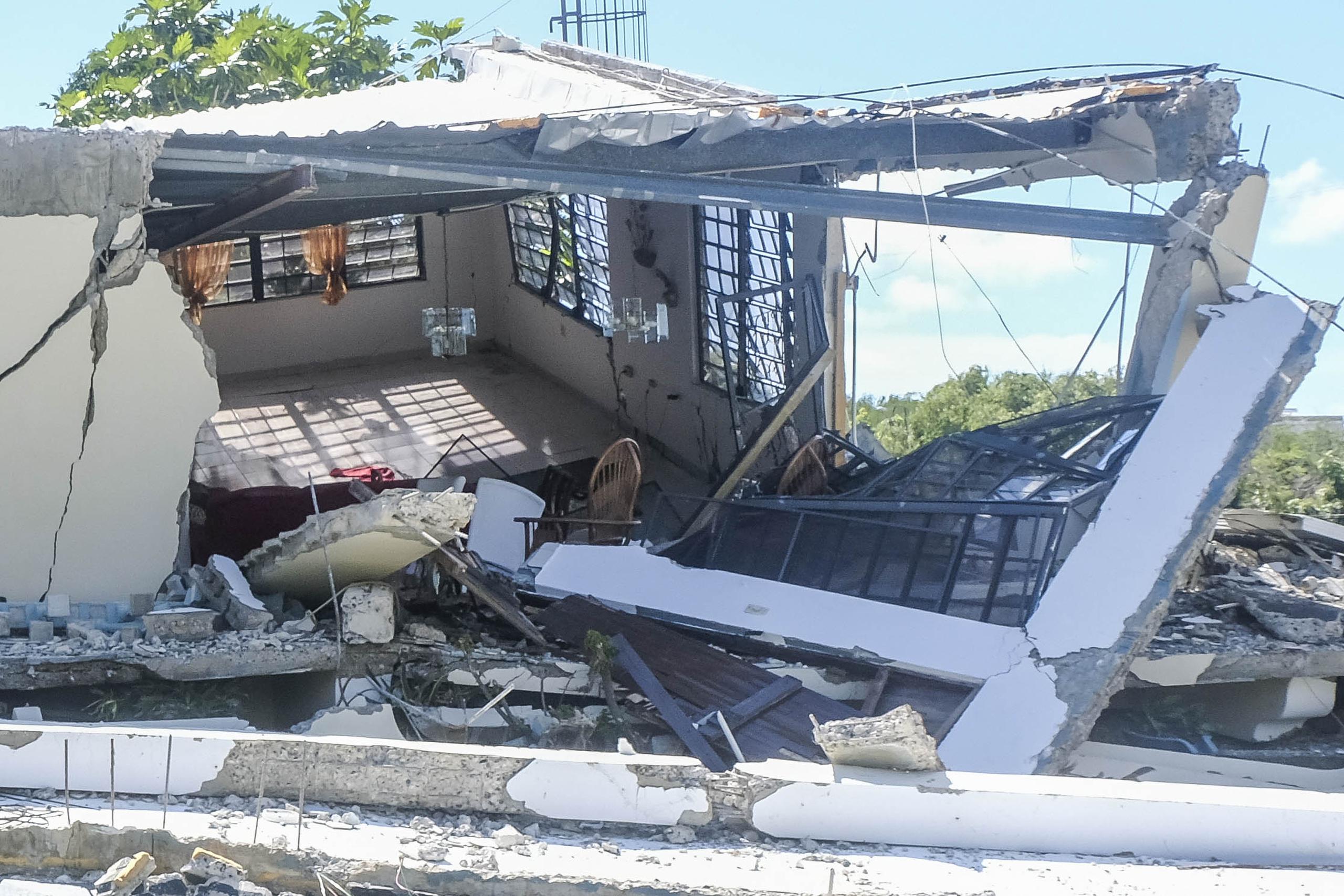 Vivienda destruida por los terremotos en Guánica. (archivo)