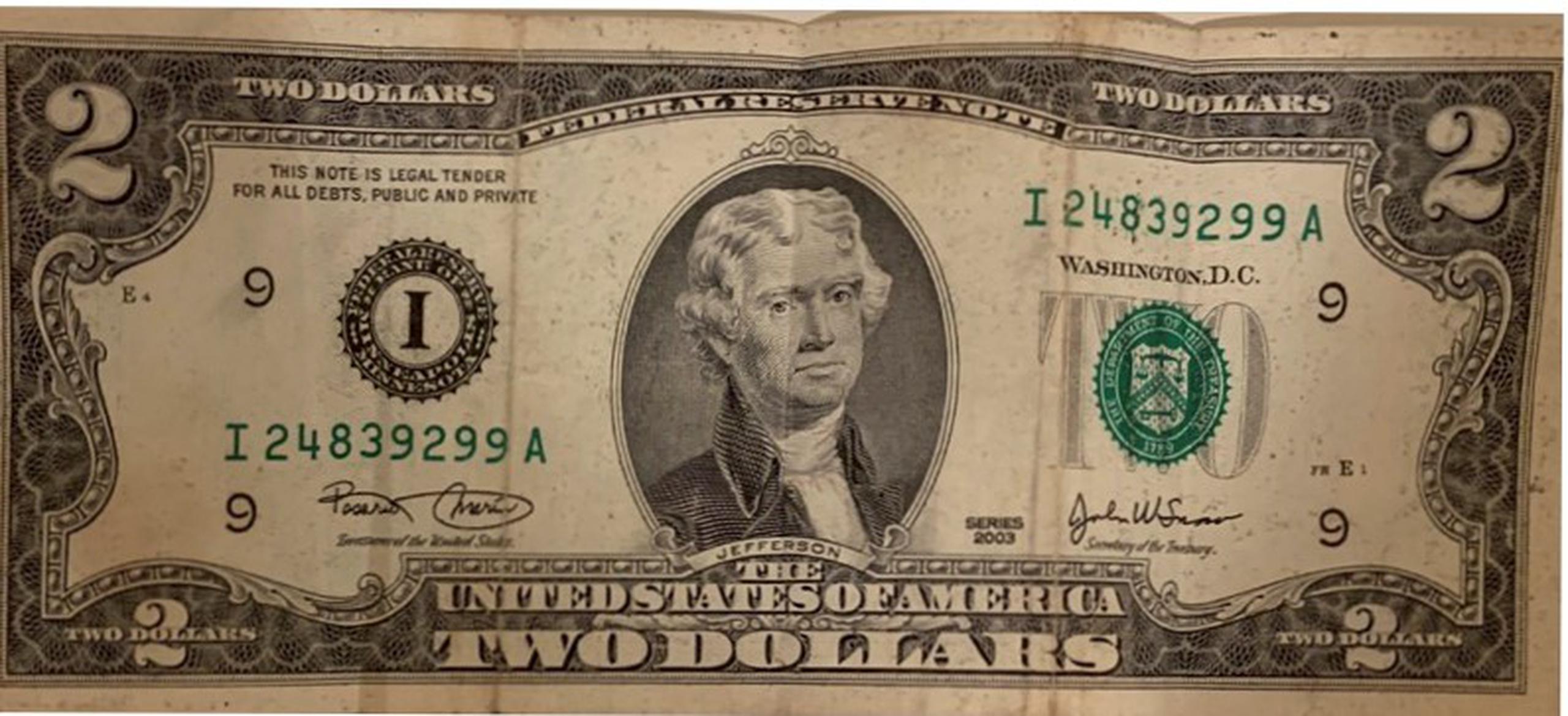 El billete de la Reserva Federal de 2 dólares, de la serie 1976, fue introducido en la celebración del bicentenario de la Declaración de Independencia de los Estados Unidos y tiene la imagen de Thomas Jefferson.