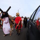 FOTOS: Se unen los feligreses en Carolina para conmemorar el Viernes Santo