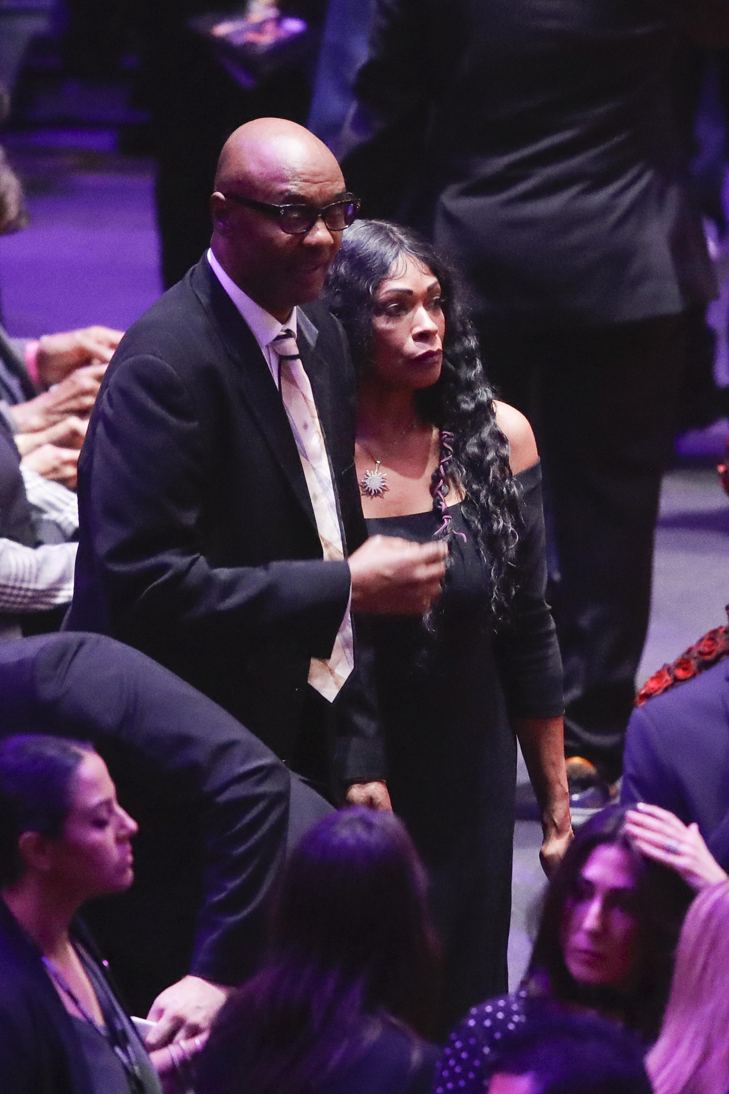 Los padres de Kobe Bryant estuvieron en el servicio de recordación en